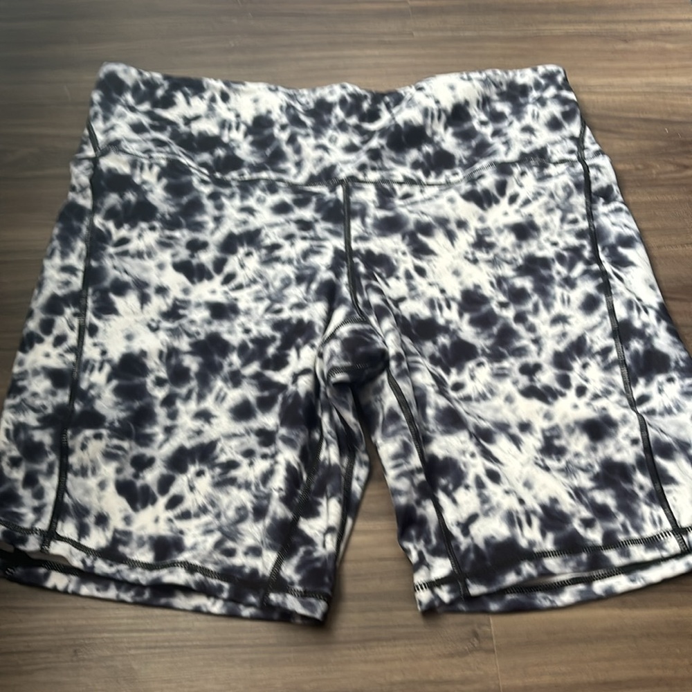 Bucees Buc-ees Tie Dye Women’s Bike Shorts - Picture 4 of 5